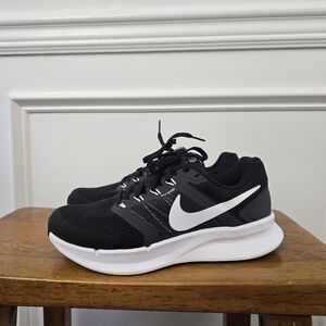 Nike Black & White Running Shoes - Visible Swoosh